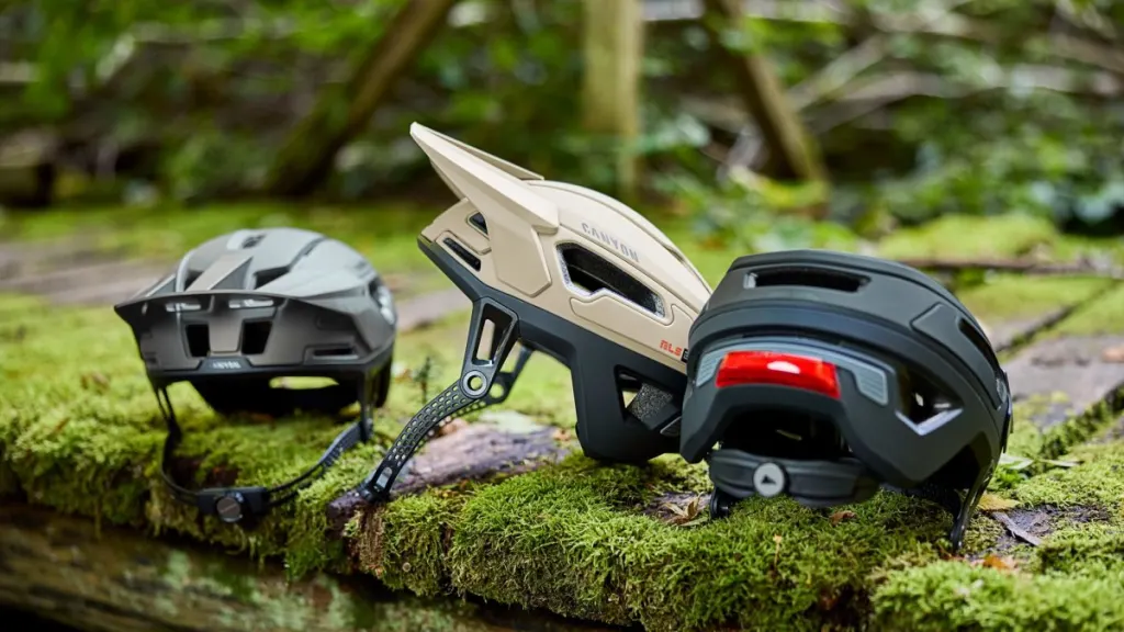 Nota alta en Virginia Tech y una correa que no convence: así sale el casco de MTB Canyon Deflectr