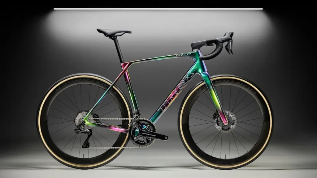 Una aurora boreal en tu cuadro: Trek Project One ICON estrena el acabado Northern Lights