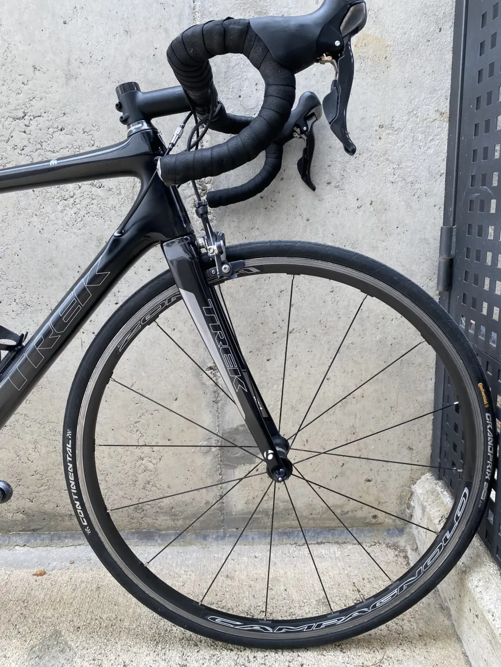 Photo 2 of Trek Madone 5.2 Carbon