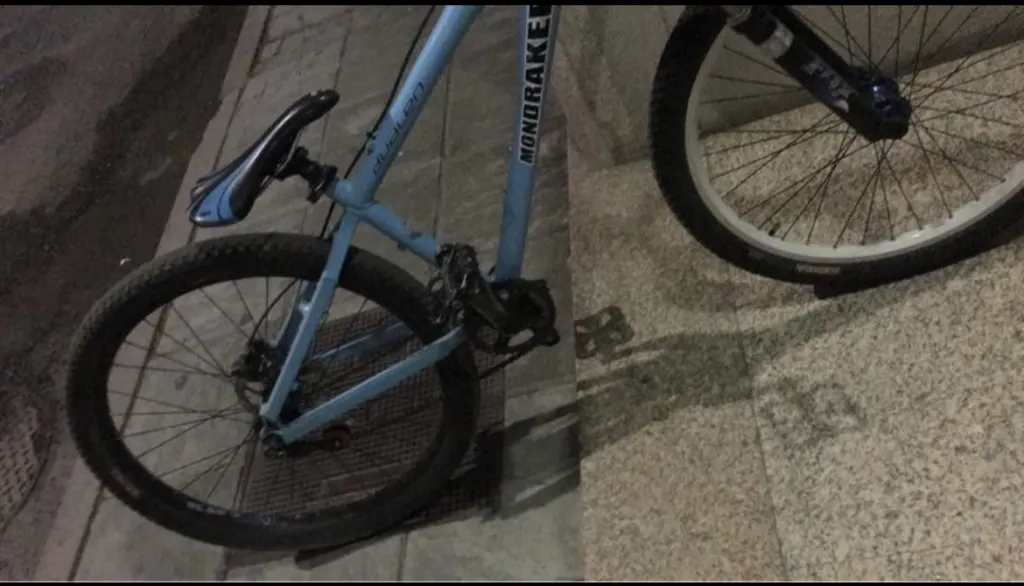 Photo 2 of BICI DE DIRT