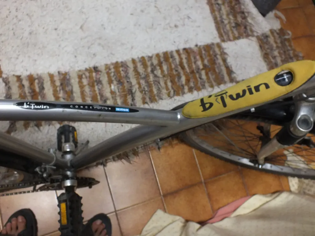 Foto 2 de BICICLETA URBANA PARA REVISAR