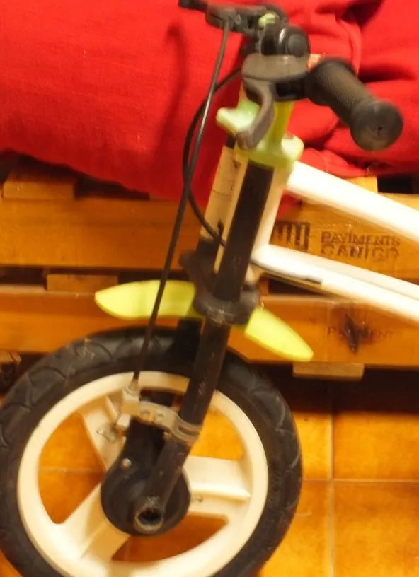 Foto 2 de BICICLETA INFANTIL PARA REPARAR