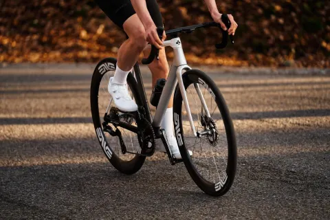 Colnago G5-X: la gravel italiana para competir con paso para cubiertas de 53 mm, foto 2