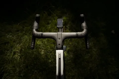 Sin dorsal y con pizza: Van der Poel rueda la nueva Canyon Grail 2027 por España, foto 1