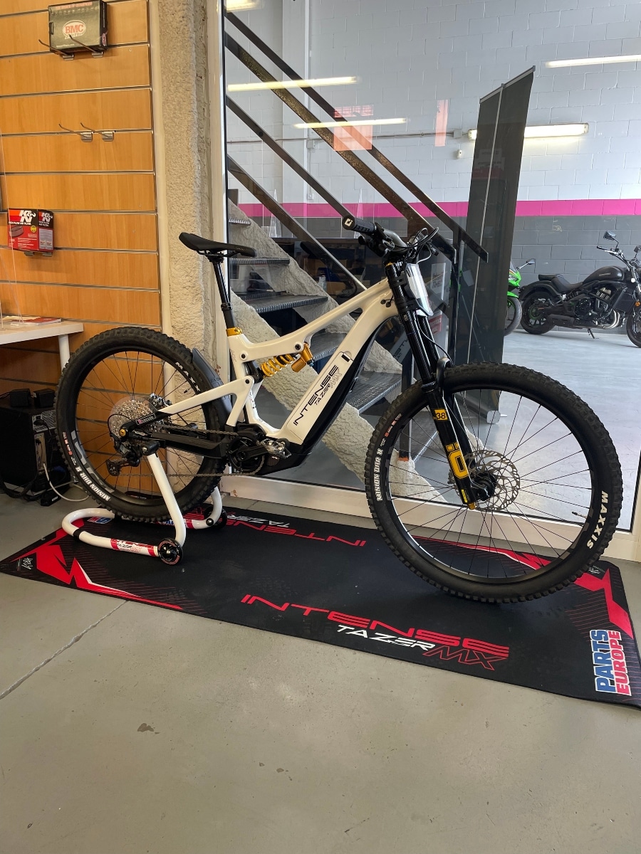 Intense Tazer MX Pro Carbon 2023