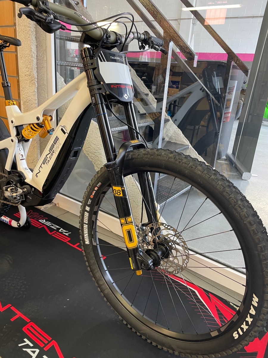 Intense Tazer MX Pro Carbon 2023