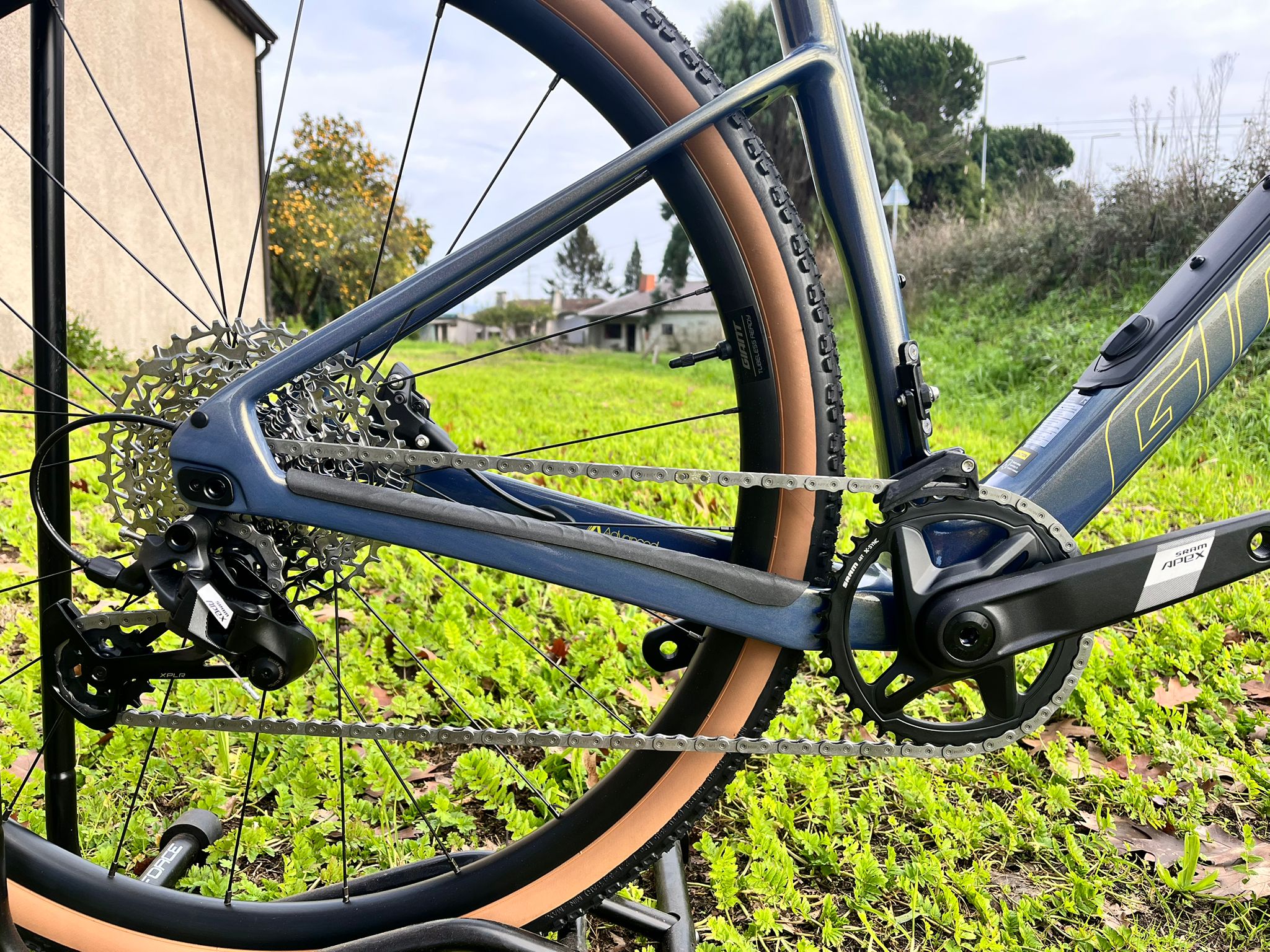 Giant Revolt Advanced 1