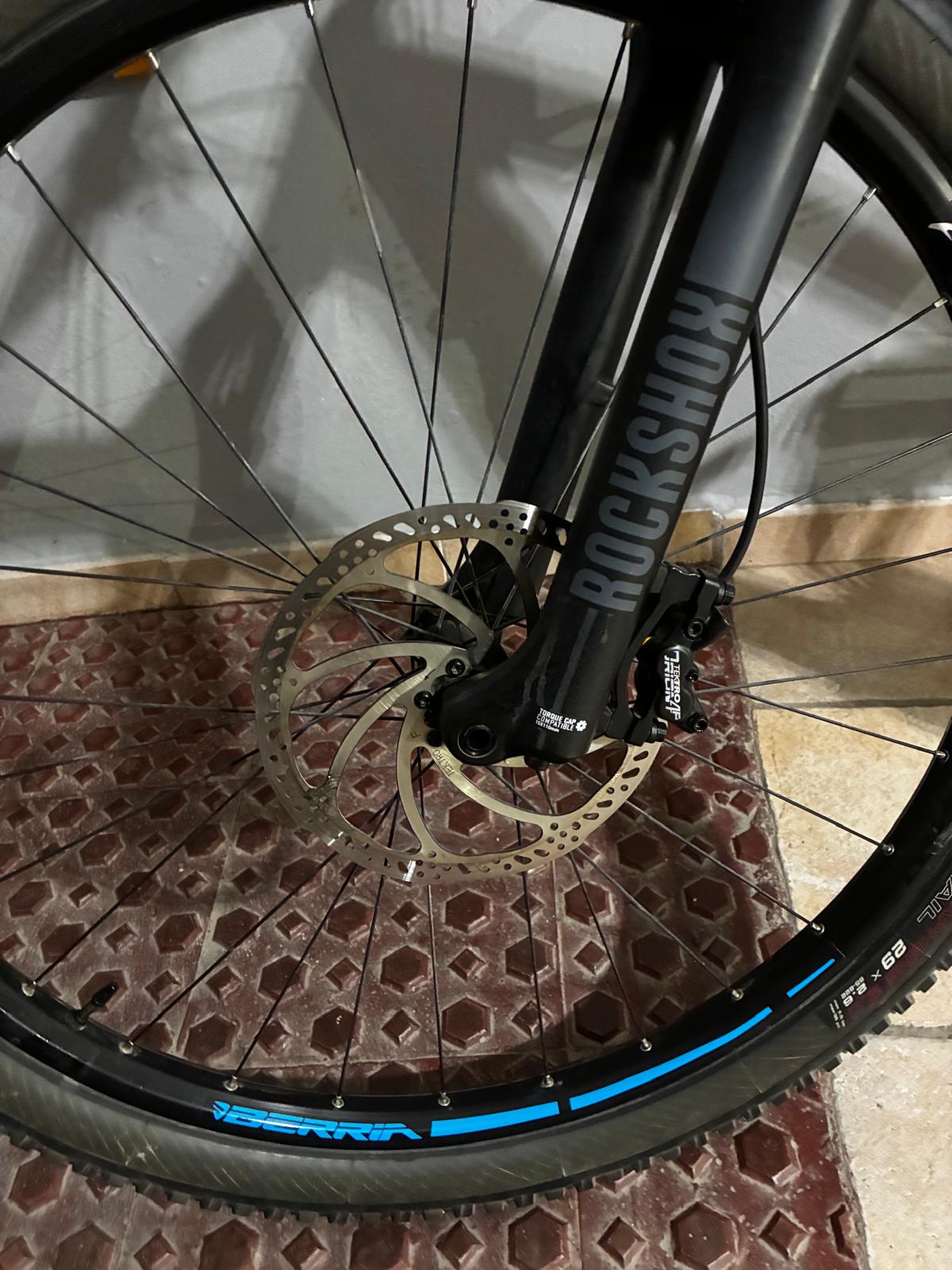 Berria Mako Hybrid Talla M