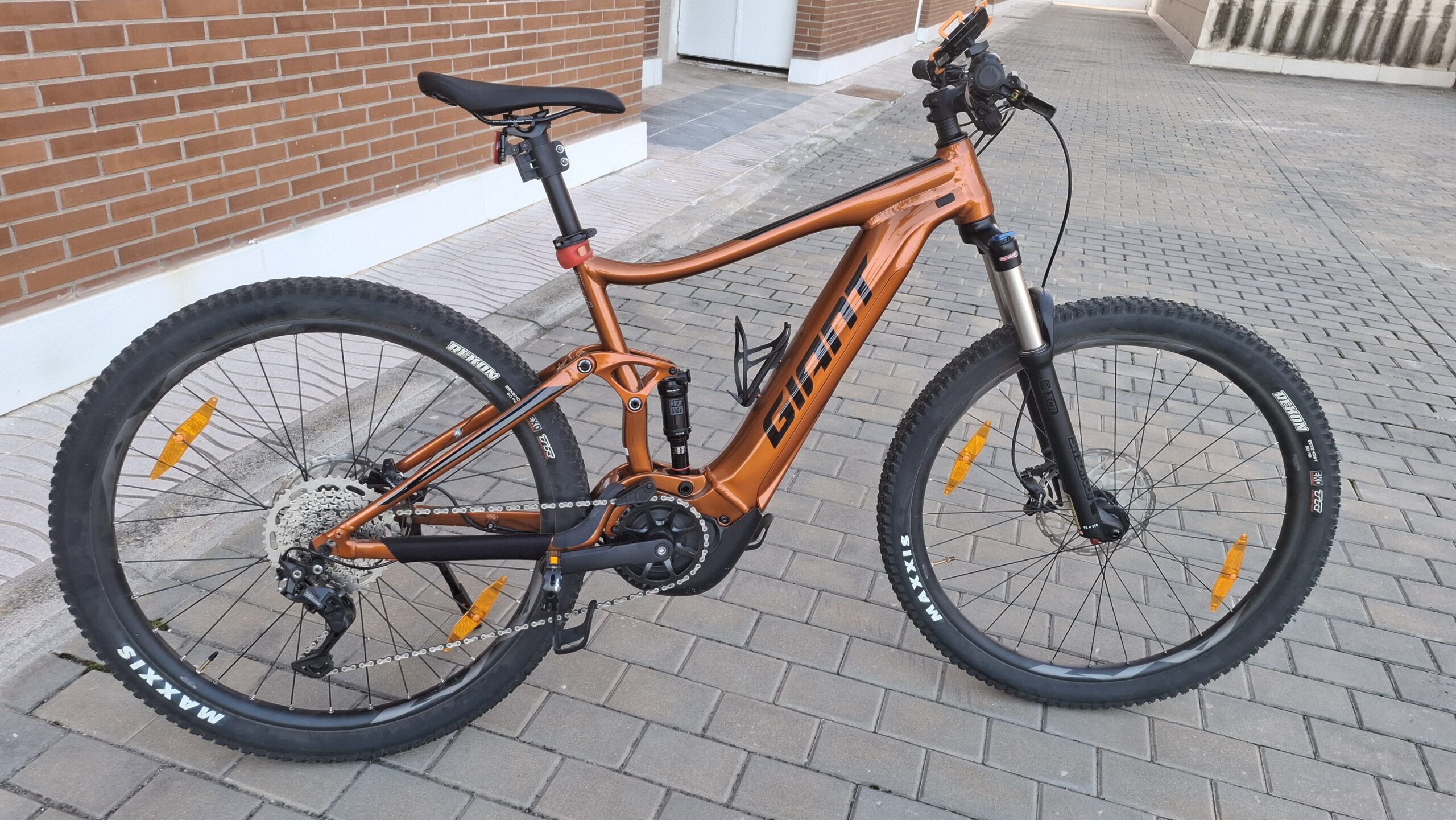 Giant Stance E+ 2 29r