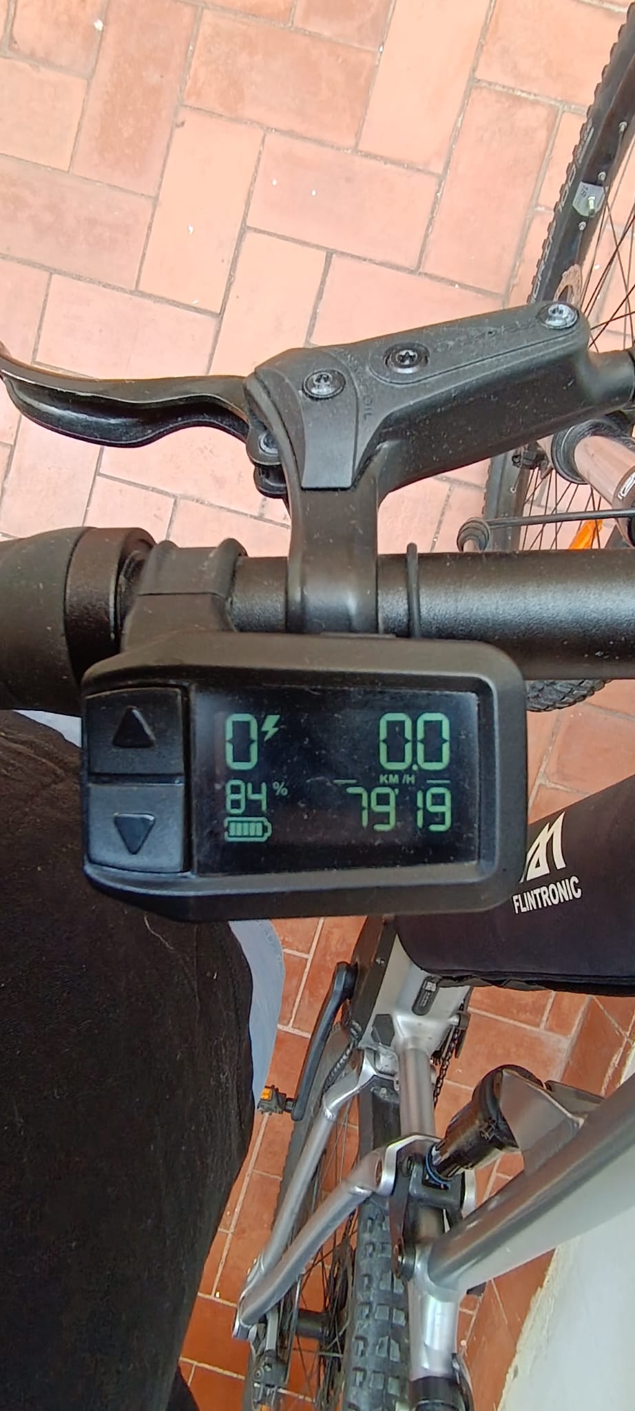 Bicicleta eléctrica de m ontaña 29″ alu