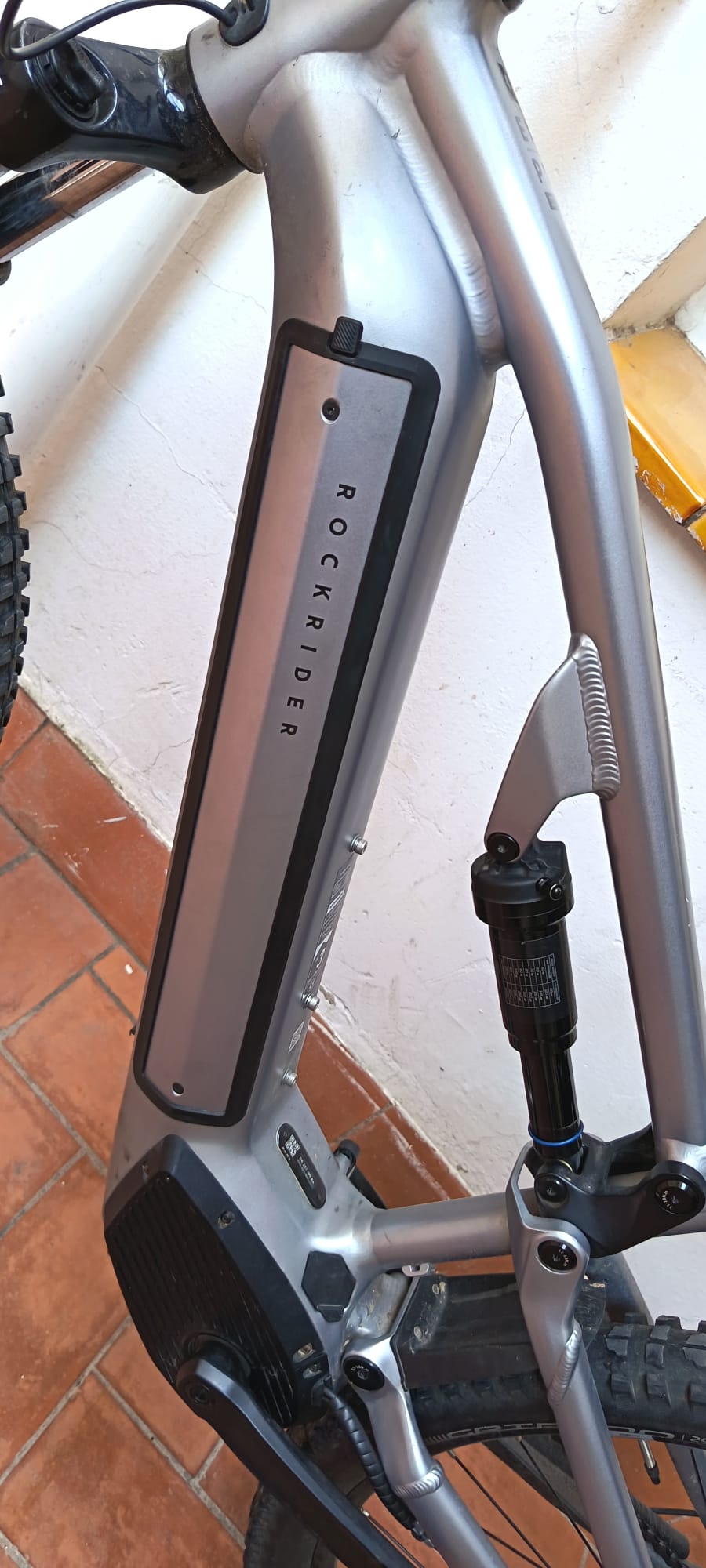 Bicicleta eléctrica de m ontaña 29″ alu